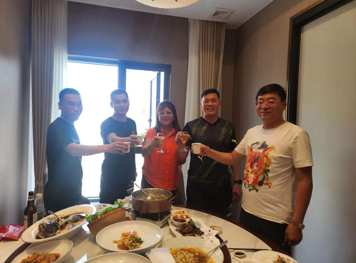 Jiangyin Huada ร่วมมือกับลูกค้าชาวฟิลิปปินส์เพื่อหารือเกี่ยวกับโครงการ PE Coil สำหรับฟาร์มเกษตร